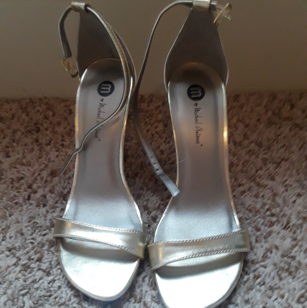 Gold High heels